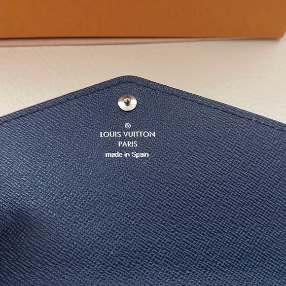 Louis Vuitton Sarah Epi Wallet - Picture 5 of 6